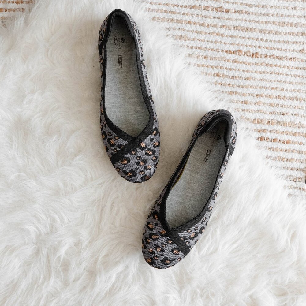 NWT Clarks Cloudsteppers Carly Wish Flats Women’s Size 8.5 Leopard Print Comfort - Picture 2 of 6